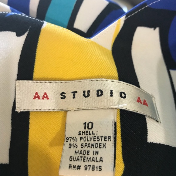 Abstract Design Dress - Picture 3 of 4